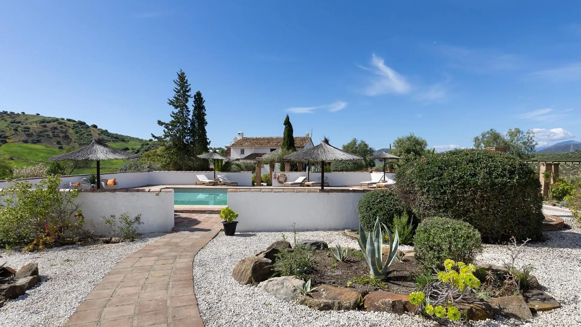 Cortijo Valverde Álora Bed and breakfast