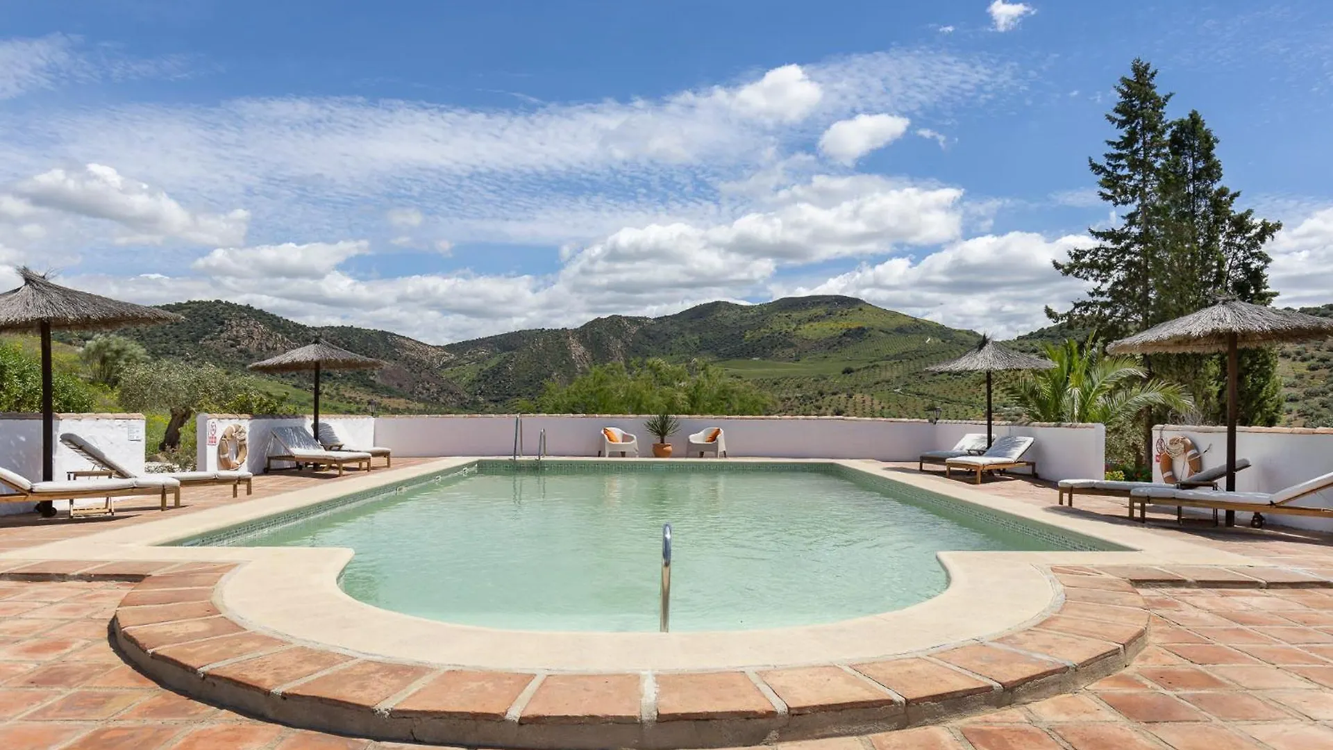 Boutique B&B Cortijo Valverde ألورا