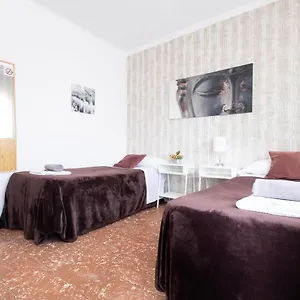 https://fonda-chavarria.top-hotels-tarragona.com